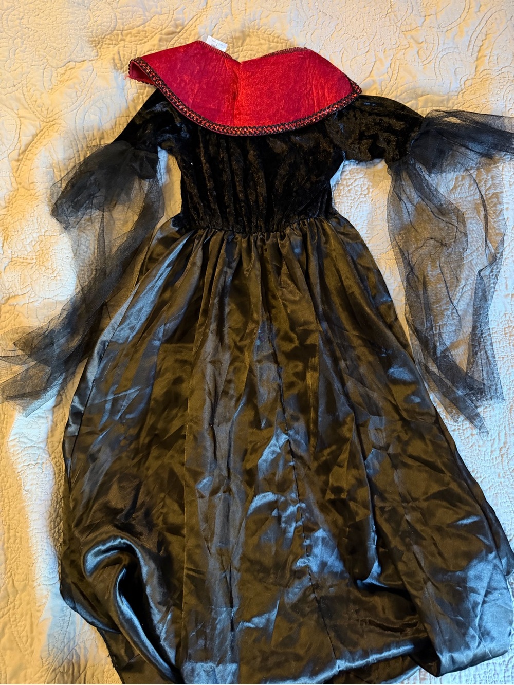 Girls Black and Red Vampire queen Costume - Picture 4 of 4